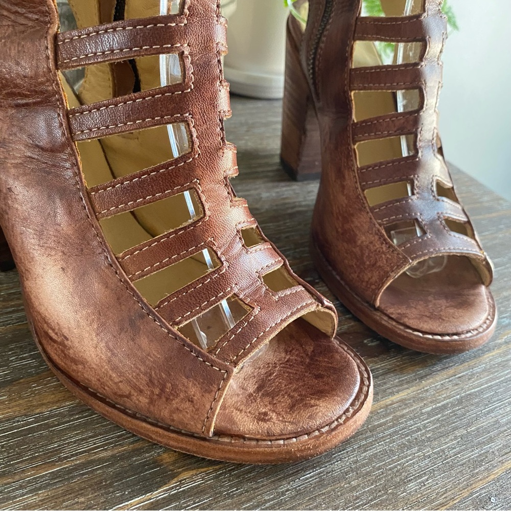 Bed|Stu Boho Occam Distressed Leather Caged Heeled Boots Sandals Womens 7 Tan - Picture 5 of 12
